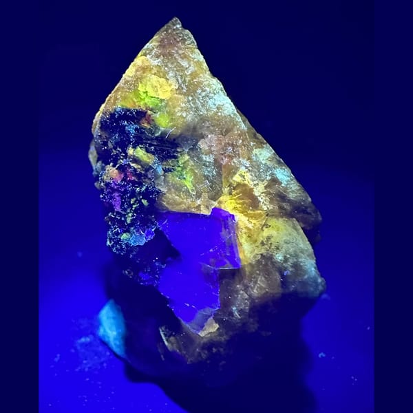 Scheelite with Calcite and Fluorite Yaogangxian 3.5 cm — alternate view