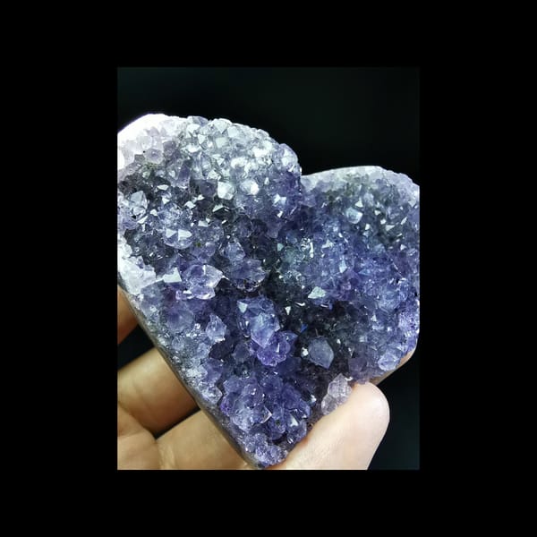 Uruguayan amethyst druze heart with crystal flowers — alternate view