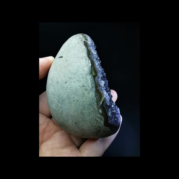 Uruguayan amethyst druze dragon egg — alternate view