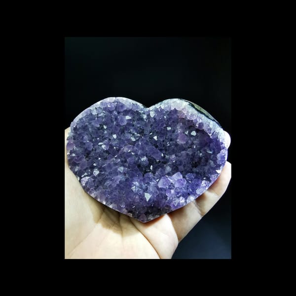 Large Uruguayan amethyst druze heart — complete view