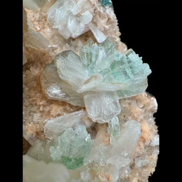White Apophyllite with Green Apophyllite India 9.0 cm — detail view