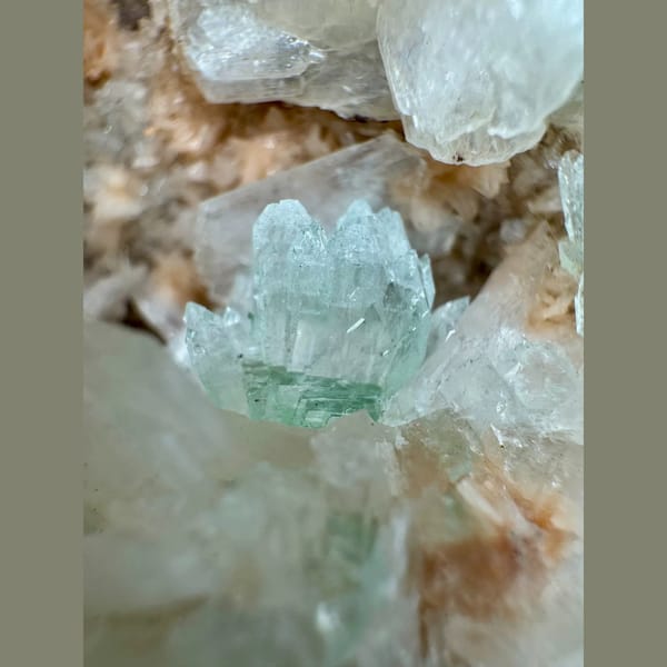 White Apophyllite with Green Apophyllite India 9.0 cm — detail view