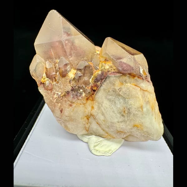 Red Quartz Cluster Shanxi 5.0 cm — complete view