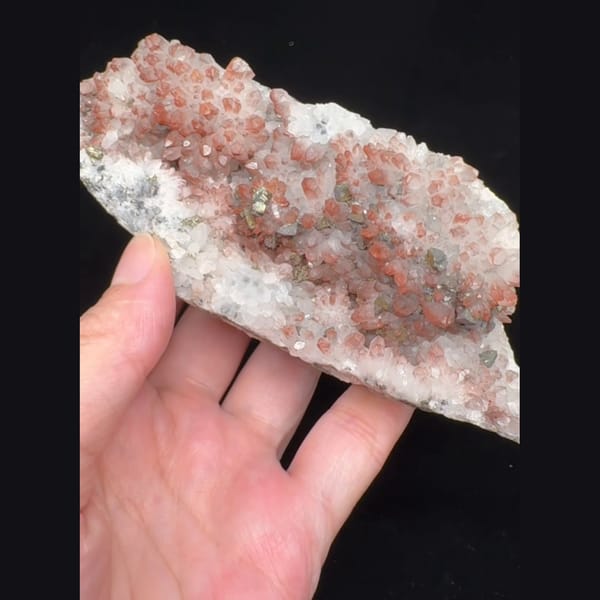 Red Quartz with Pyrite 13.0 cm, Shanxi — complete view (video frame)