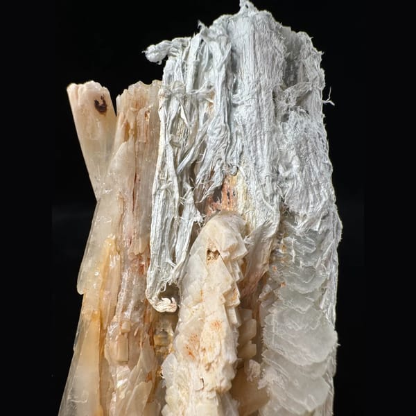 White Bladed Quartz with Fine Inclusions 10.0 cm — detail view
