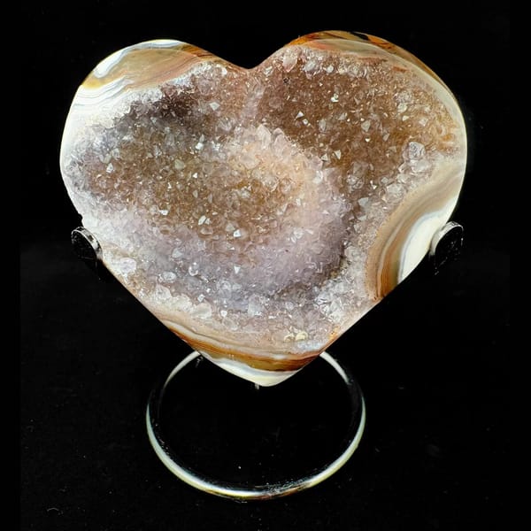 Agate Quartz Geode Heart 9.0 cm — complete view