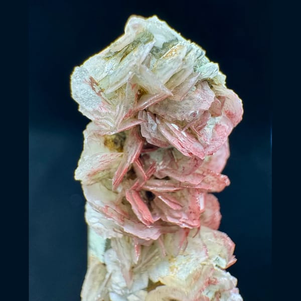Green Quartz with Red Calcite Flowers Inner Mongolia 7.0 cm — detail view