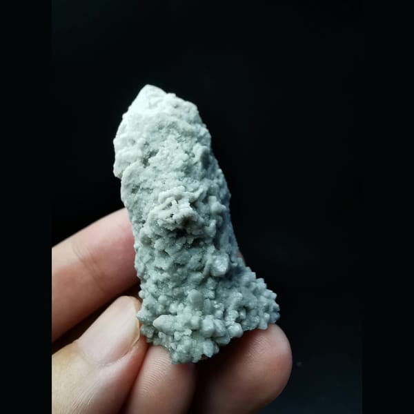 Light grey cactus quartz — complete view