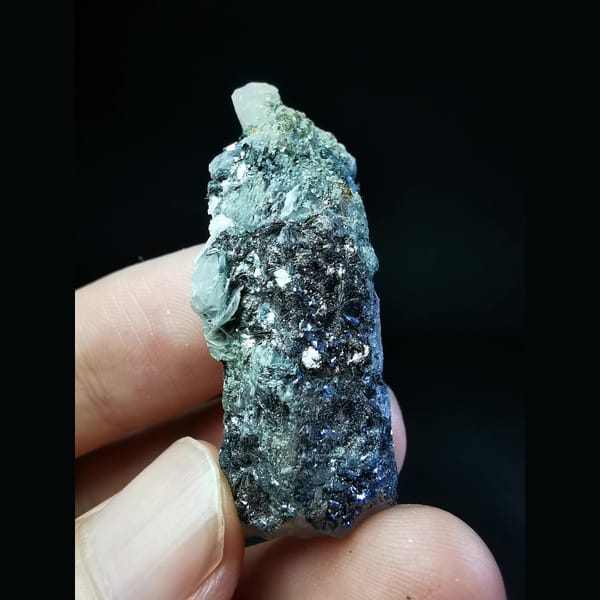 Odd-shaped quartz with hematite and calcite — alternate view