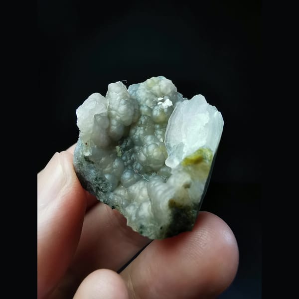 Bultfonteinite cluster from Shijiangshan — complete view