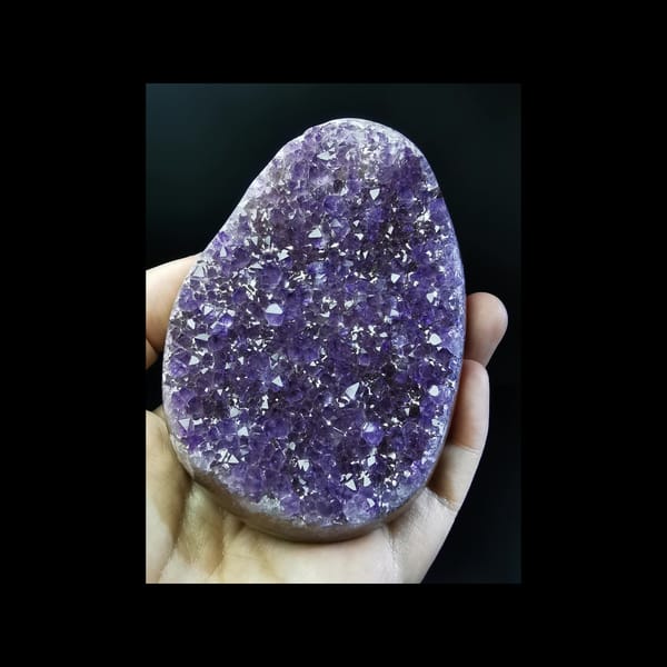 Sparkling Uruguayan amethyst druze plate — complete view