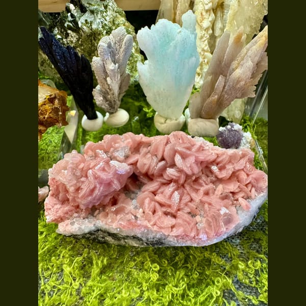 Pink Rhodochrosite Plate Wuzhou 12.0 cm — complete view