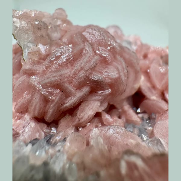 Pink Rhodochrosite Plate Wuzhou 12.0 cm — alternate view