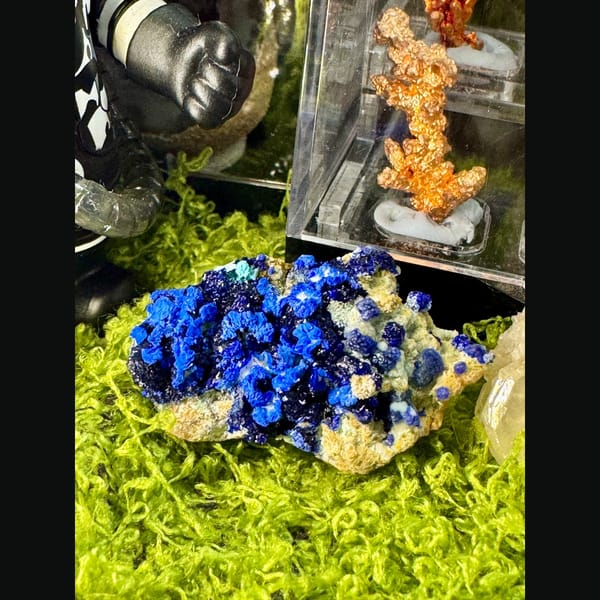 Blue Azurite with Smithsonite 6.0 cm — complete view