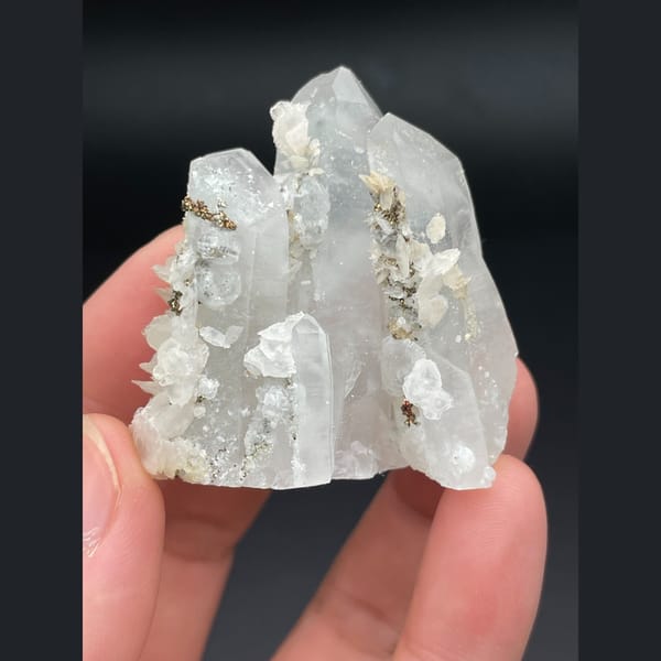 White quartz cluster with fluorite, calcite and pyrite from Hunan — complete view