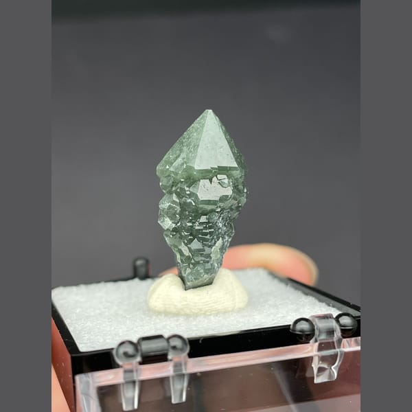 Dark green nailhead quartz scepter from Inner Mongolia — detail view
