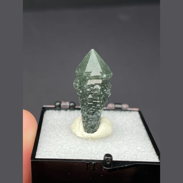 Dark green nailhead quartz scepter from Inner Mongolia — detail view