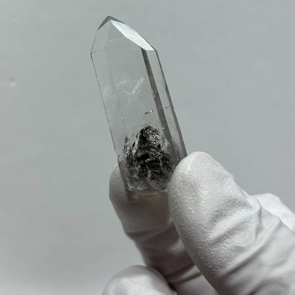Quartz Floater Jinkouhe 4.5 cm — complete view