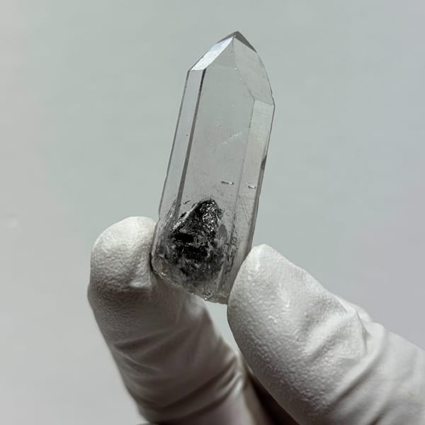 Quartz Floater Jinkouhe 4.5 cm — alternate view