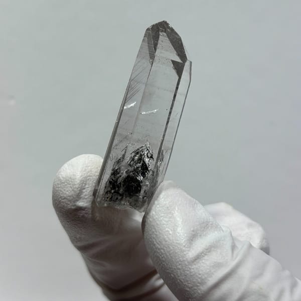 Quartz Floater Jinkouhe 4.5 cm — detail view