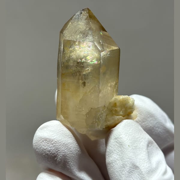 Quartz with Feldspar Xuebaoding 5.1 cm — complete view