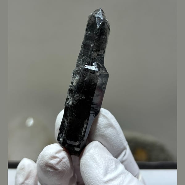 Black Skeletal Quartz Floater Yunnan 6.8 cm — alternate view