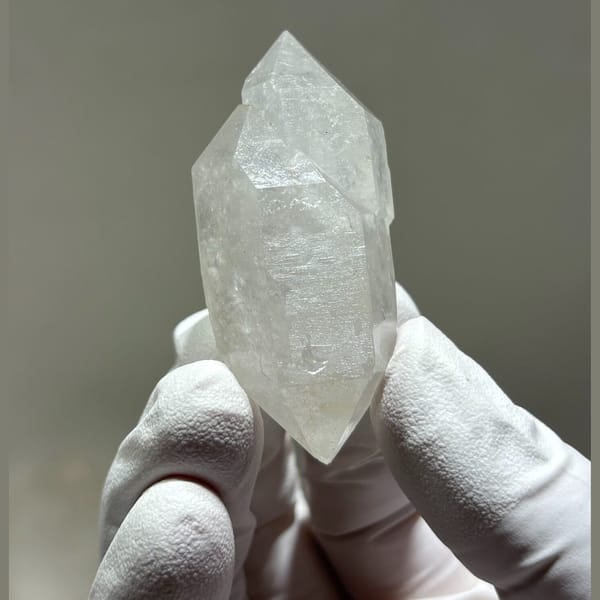 Sparkle Quartz Crystal Guizhou 5.7 cm — detail view