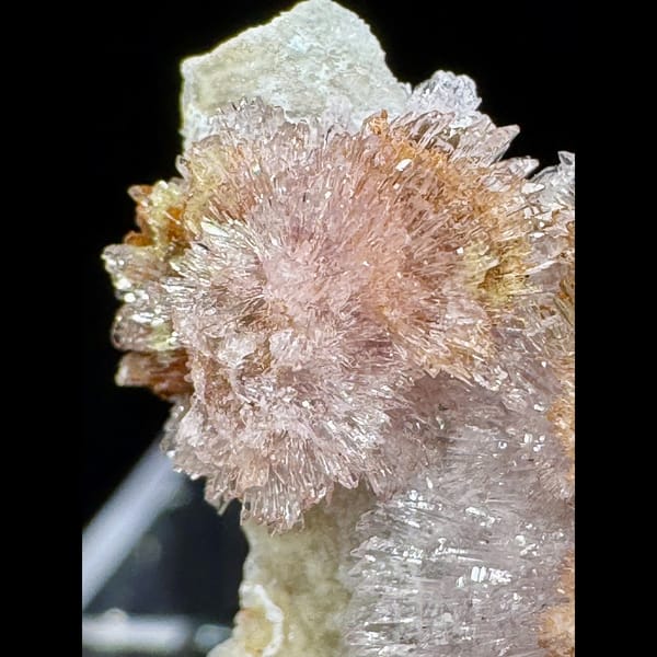 Pink-White Creedite with Yellow 3.5 cm — alternate view