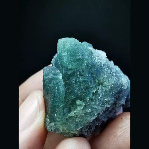 Green fluorite with quartz flowers — alternate view