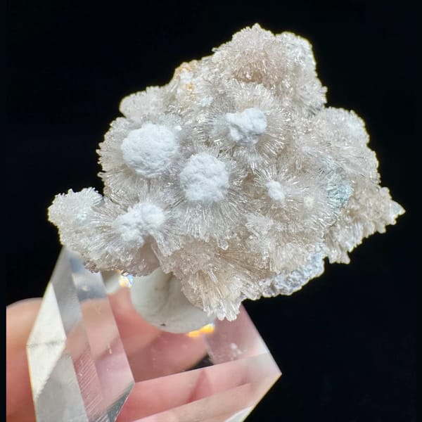 Flower cluster of white and blue creedite from Guizhou, one-of-a-kind specimen, photo 3 of 8