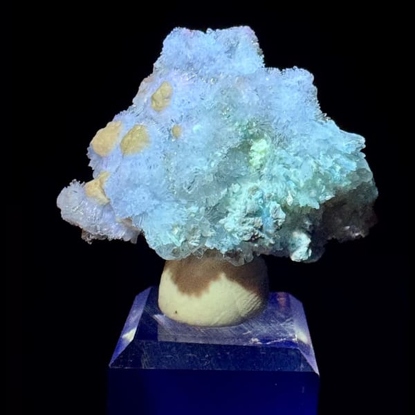Creedite specimen from Guizhou, 3.5 × 2.5 × 2 cm, photo 6 of 8