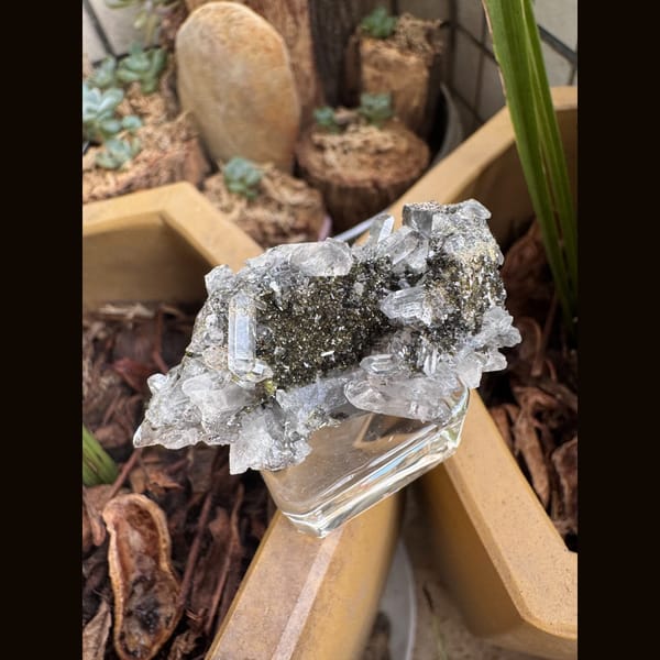 Quartz crystal, 5 cm across, raw mineral specimen, photo 2 of 6