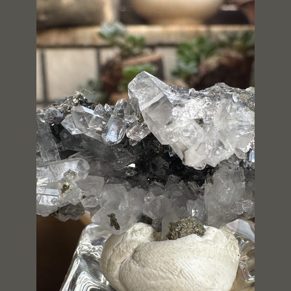 Crystal of quartz with epidote, one-of-a-kind specimen, photo 3 of 6