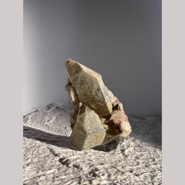One-of-a-kind pink-zoned quartz crystal specimen from Inner Mongolia, China, photo 4 of 4