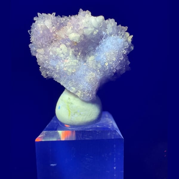Crystals of pink-white creedite, one-of-a-kind specimen, photo 3 of 3