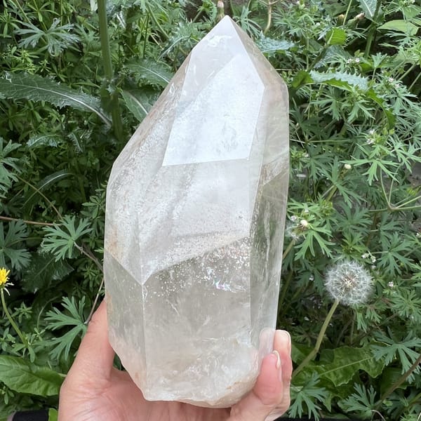 Clear window face of the large point with faint phantom outline