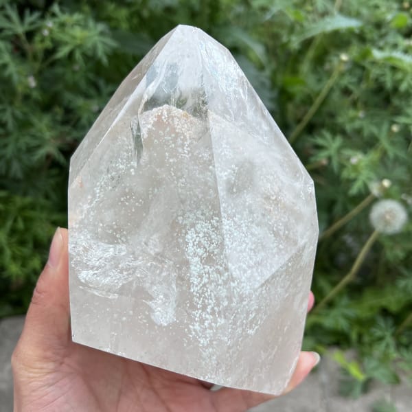 Front view of white phantom snow scattered through the quartz