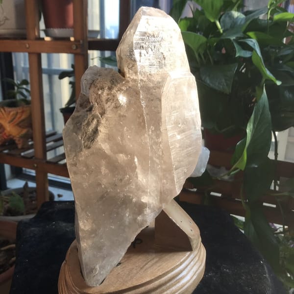 Angled view of the tall rough point with phantoms in the upper end