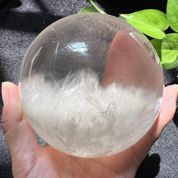 Treasure bowl effect with white cotton mist and a pink reflection