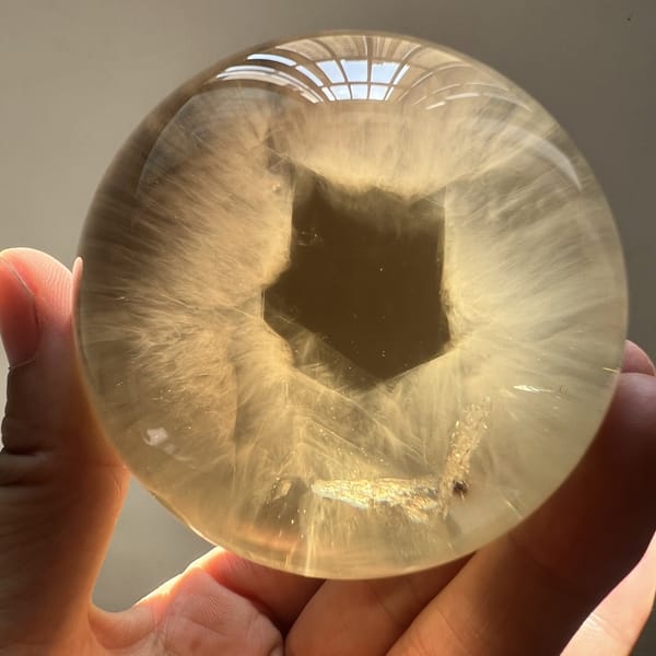 Repeat top view of the radiating needles and many-sided dark window