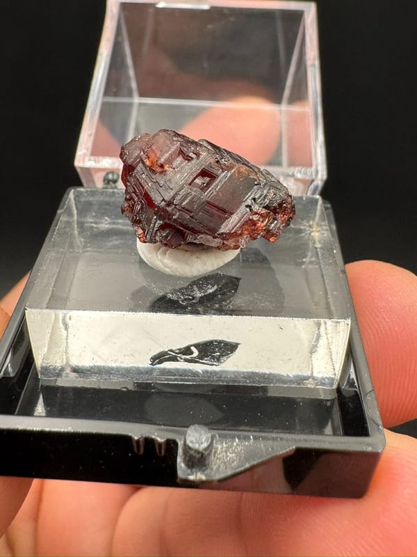 Garnet from Pakistan, individual mineral specimen view 1