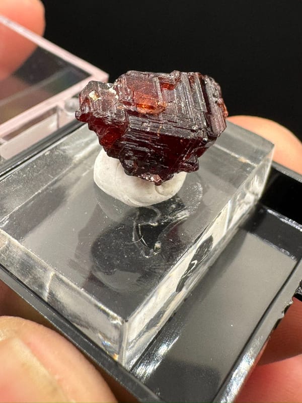 Garnet from Pakistan, individual mineral specimen view 6