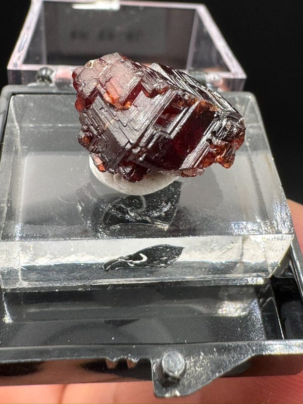 Garnet from Pakistan, individual mineral specimen view 7