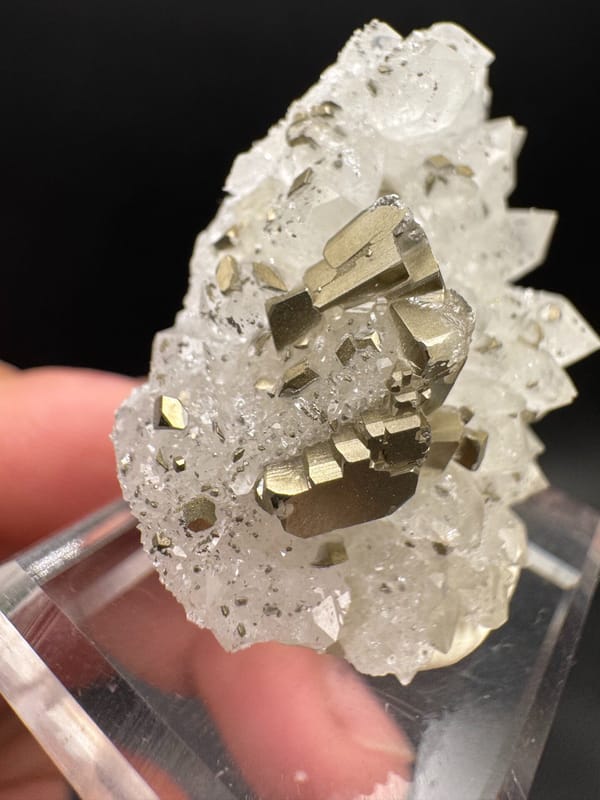 Baryte from Jiangxi, China, individual mineral specimen view 4