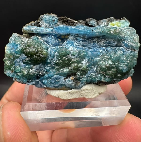 Plumbogummite from Guangxi, China, individual mineral specimen view 1