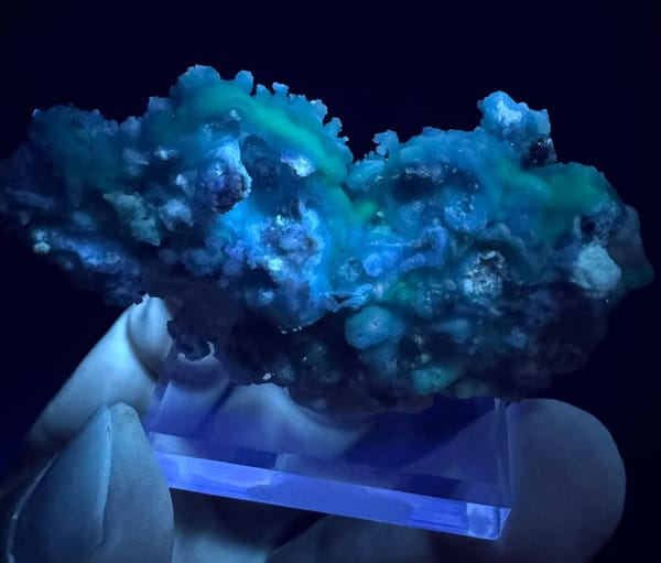 Gibbsite from Qinglong Co., Guizhou, China, individual mineral specimen view 2