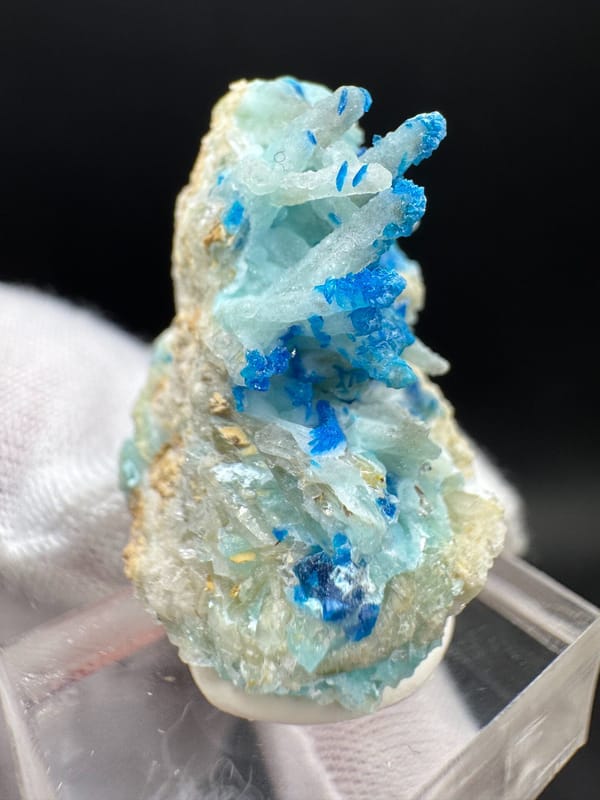 Hemimorphite from Yunnan, China, individual mineral specimen view 2