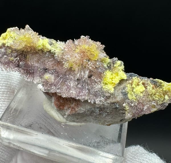 Creedite from Qinglong Co., Guizhou, China, individual mineral specimen view 4