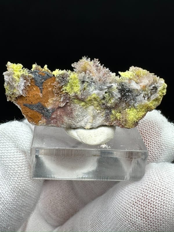 Creedite from Qinglong Co., Guizhou, China, individual mineral specimen view 6