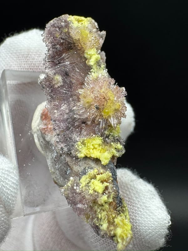 Creedite from Qinglong Co., Guizhou, China, individual mineral specimen view 8
